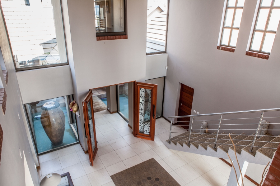 5 Bedroom Property for Sale in The Coves North West